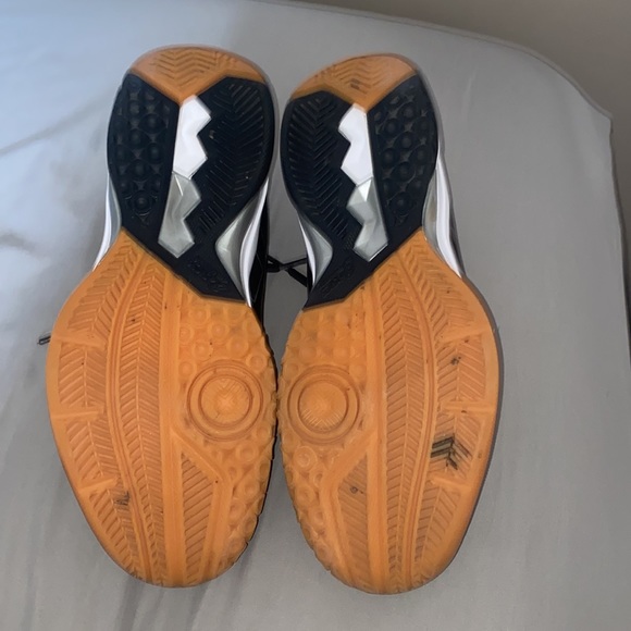ASICS volleyball shoes - Picture 4 of 7
